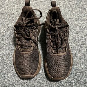 Size 6.5 worn twice Adidas sneakers cloud foam soles